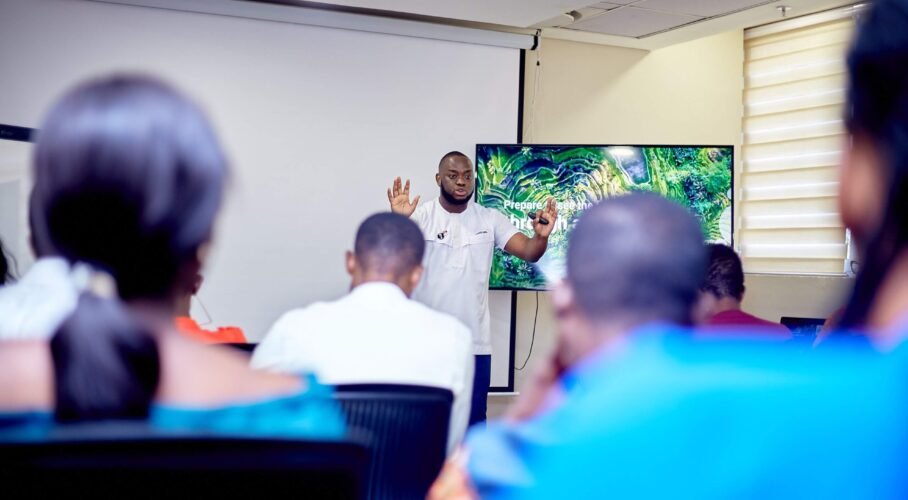 High-trust advisory engagements with senior leadership focused on clarity, risk reduction, and execution.