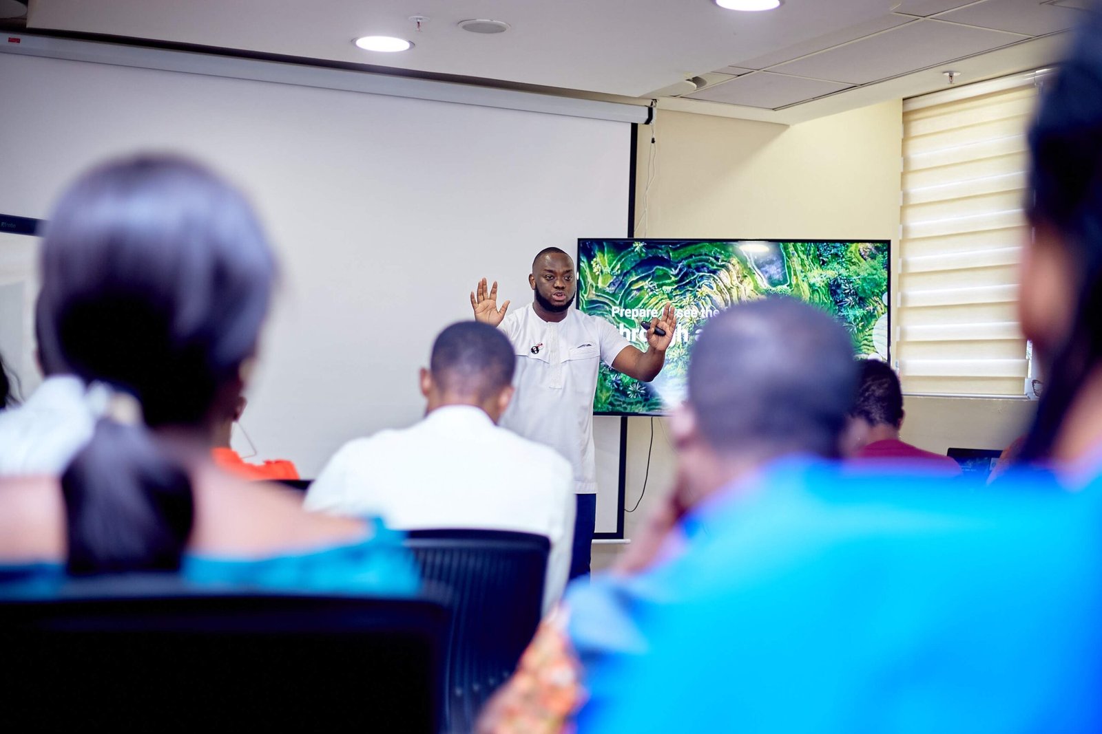 High-trust advisory engagements with senior leadership focused on clarity, risk reduction, and execution.